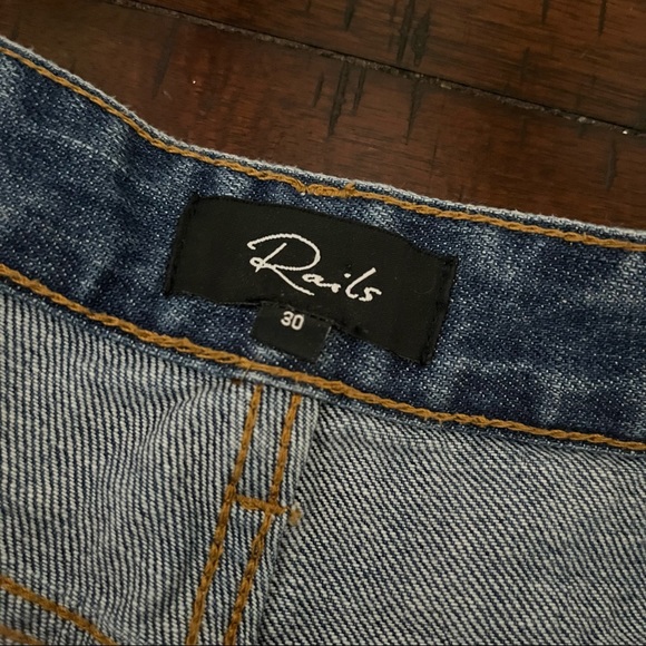 Rails cut off jean shorts with paint splatter and distressing size 30/US 10 - Picture 4 of 14